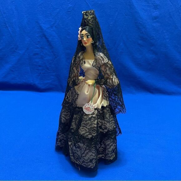 CARSELLE Flamenco Spanish Doll - Picture 8 of 9